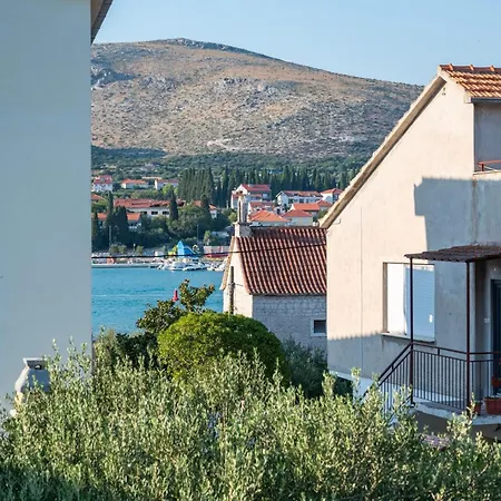 Karlo Antonio Apartman