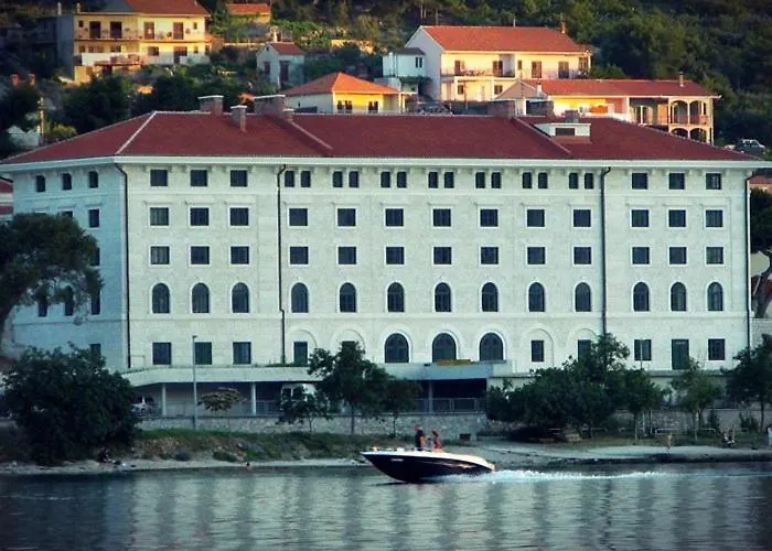 公寓 Karlo Antonio 特罗吉尔