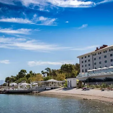 Karlo Antonio טרוגיר